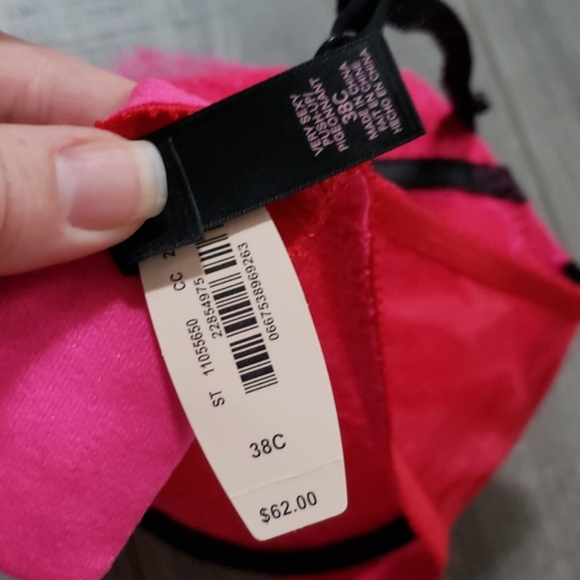 Victoria's secret bra - Picture 2 of 7